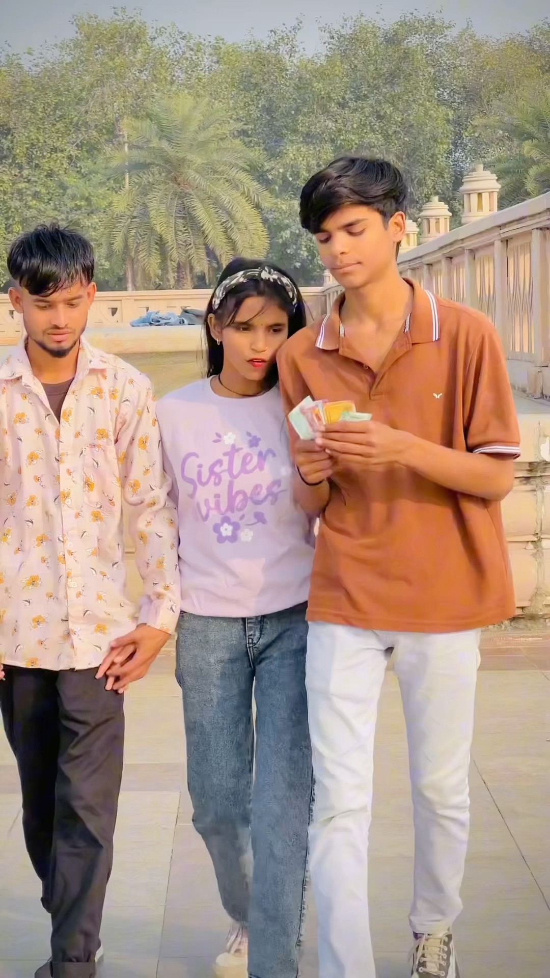 Bhole time pass karegi ?#ytshorts #youtubeshorts #shortsfeed #shorts #explore
